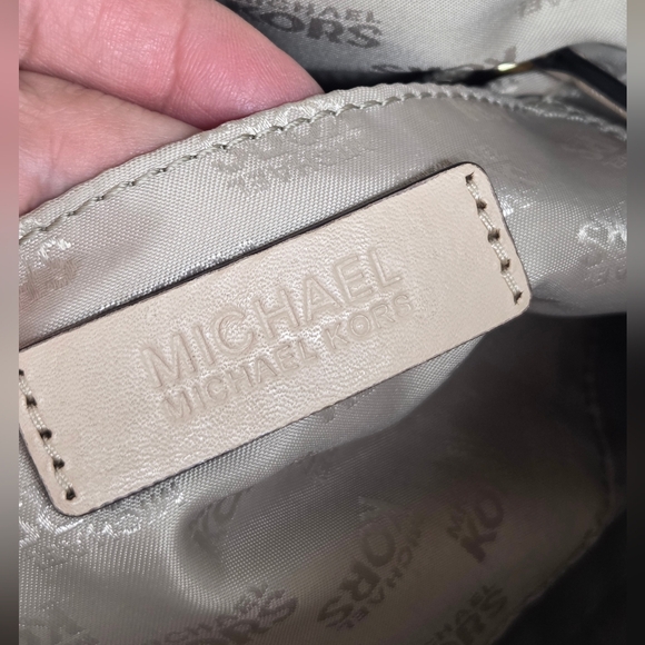 Michael Michael Kors aprox 11" X 9"inch- Tan Leather Gold Hardware Satchel - Picture 5 of 15